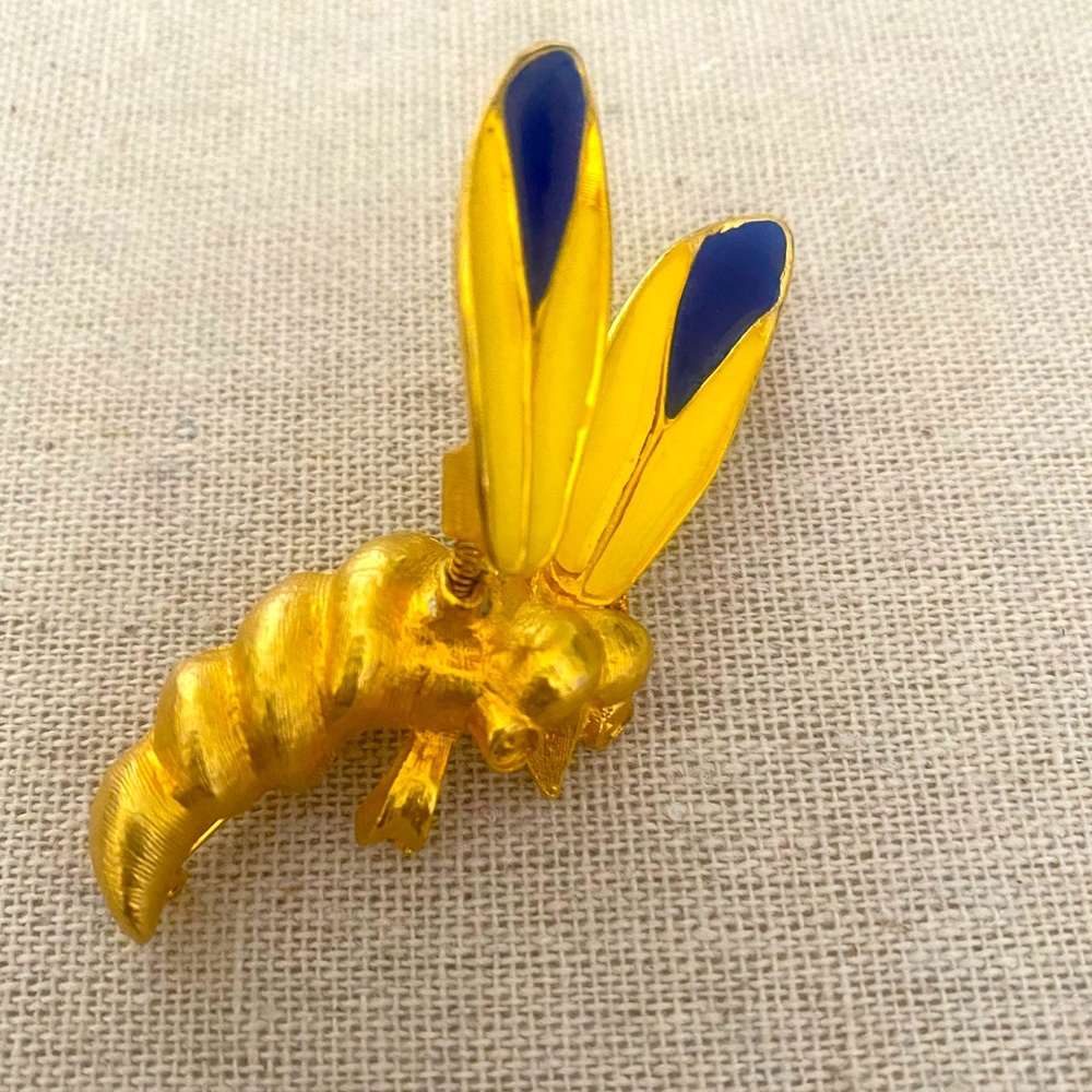 Beautiful Wasp/ Insect Brooch